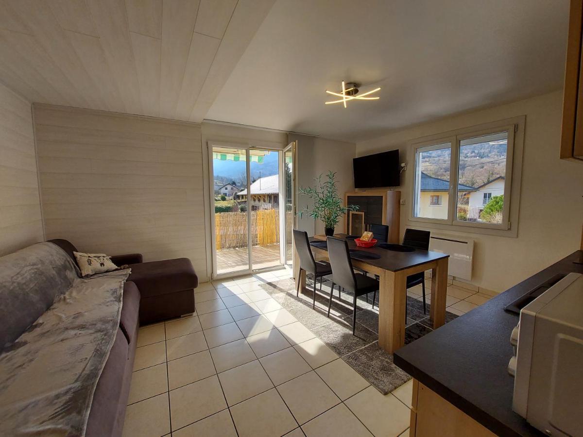 Entre Lac Et Montagne, Proche Centre De St Jorioz, Spacieux Et Confortable Appartement Avec Grande Terrasse Saint-Jorioz Luaran gambar